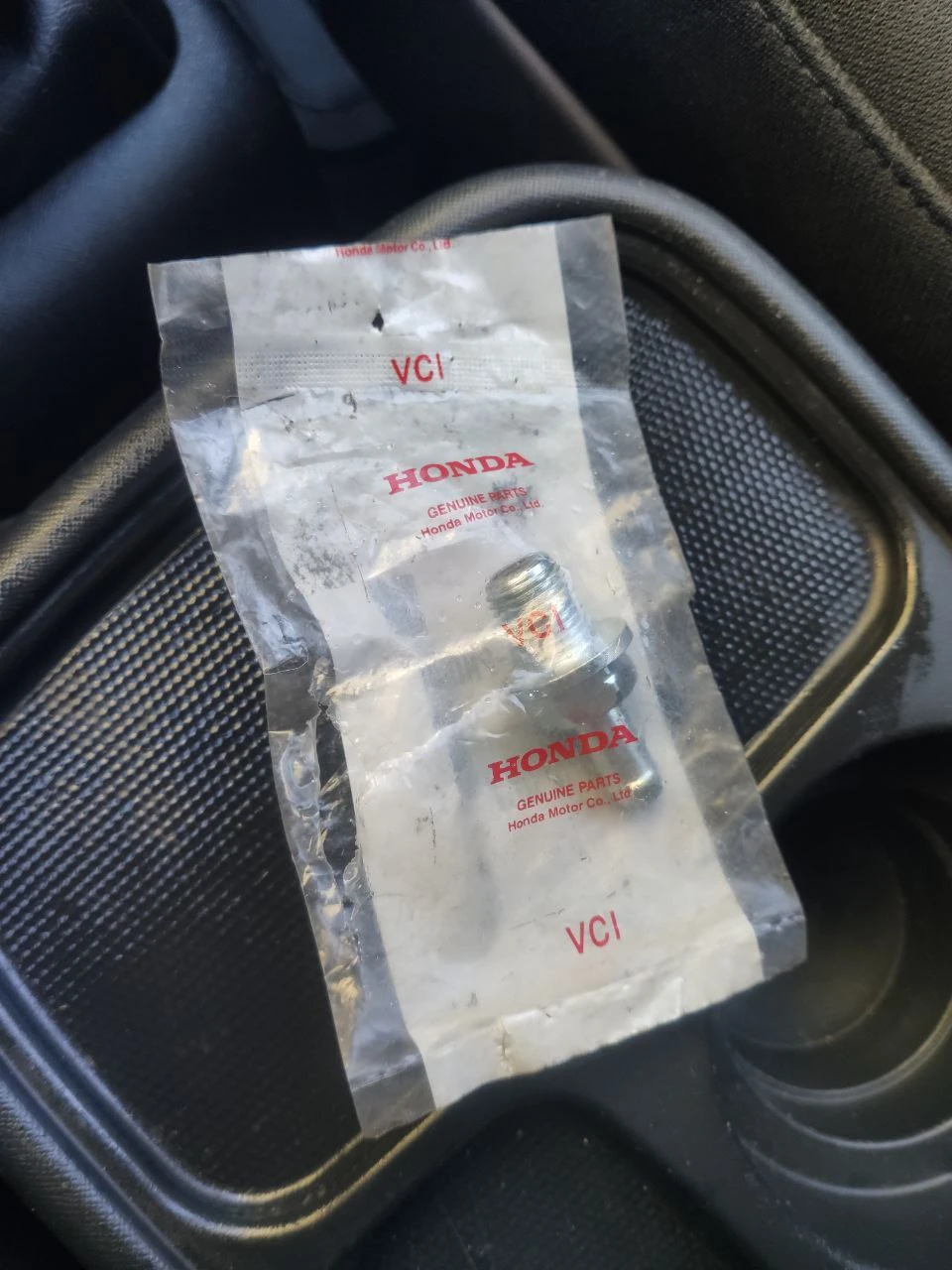 PCV клапан Honda 17130-PND-A01 нов оригинал (CR-V / Accord / Civic), снимка 2 - Части - 54008186