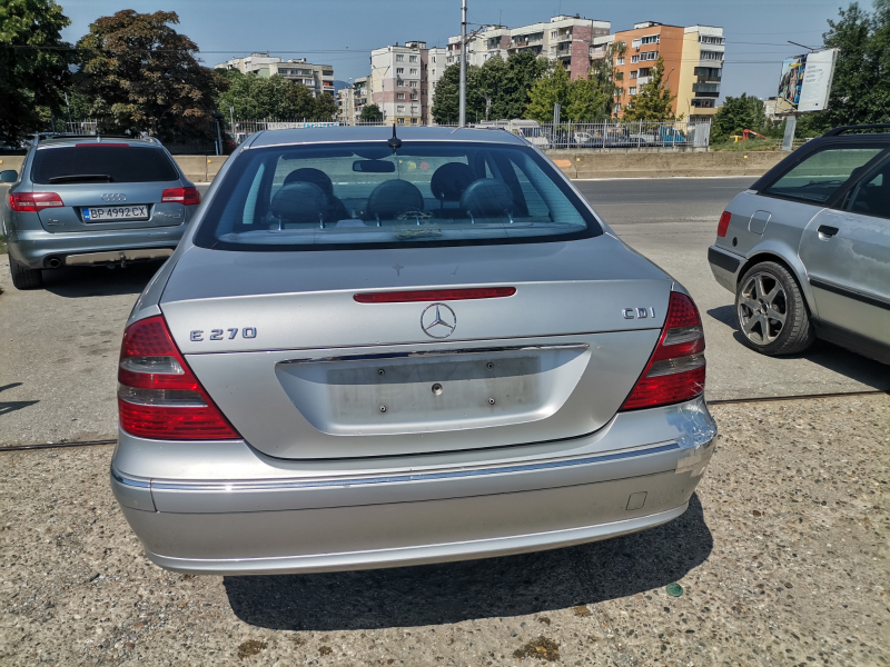 Mercedes-Benz E 270, снимка 4 - Автомобили и джипове - 37775498