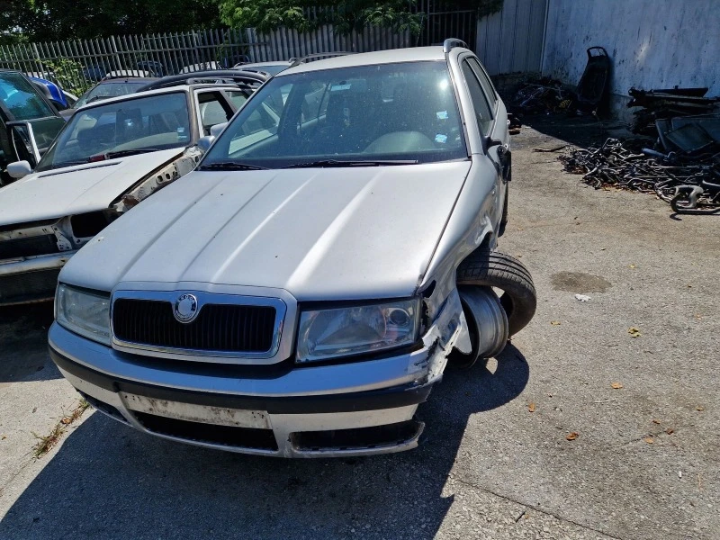 Skoda Octavia 2.0 i, снимка 2 - Автомобили и джипове - 41349326