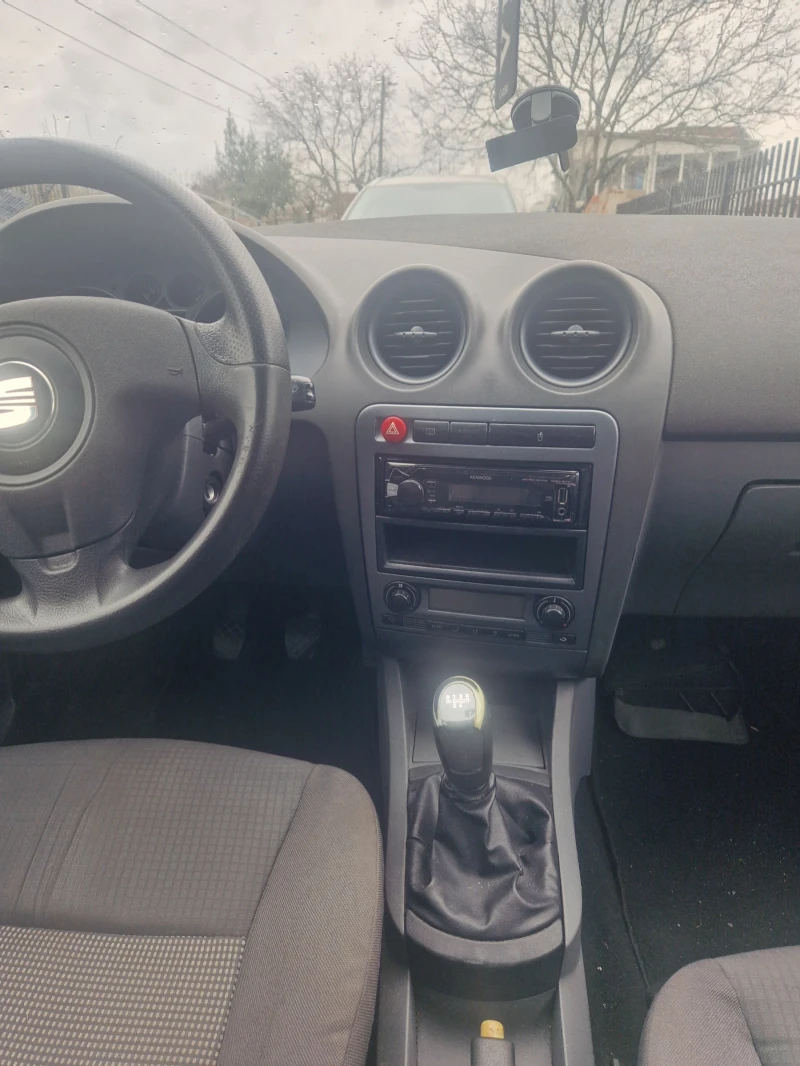 Seat Ibiza, снимка 4 - Автомобили и джипове - 46334764