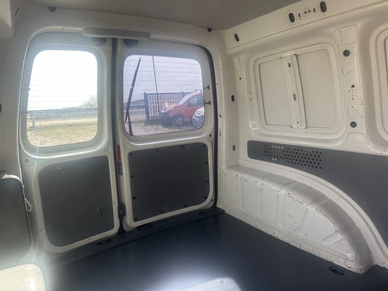 VW Caddy, снимка 10 - Автомобили и джипове - 49682791