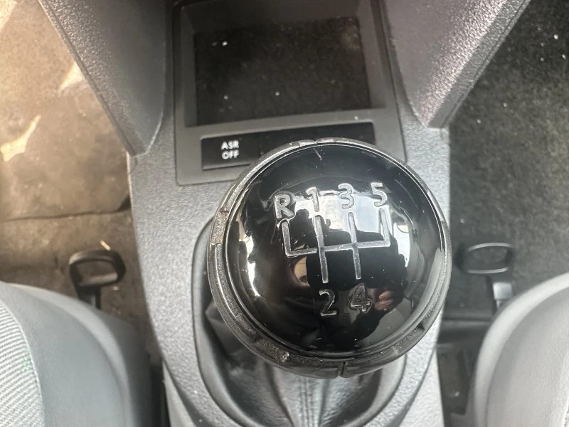 VW Caddy, снимка 14 - Автомобили и джипове - 49682791