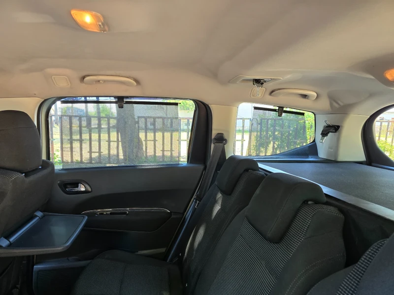 Peugeot 5008 1.6 EHDI , снимка 11 - Автомобили и джипове - 51898875