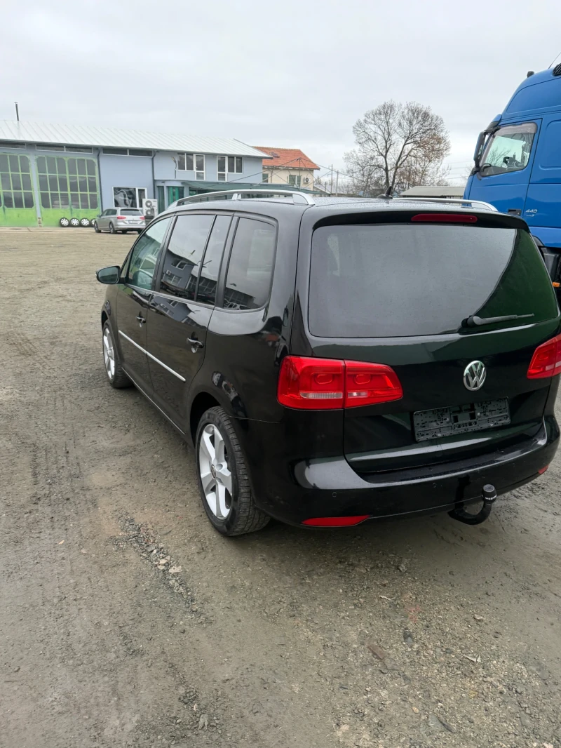 VW Touran 2.0 TDI 7 местен, снимка 7 - Автомобили и джипове - 52893225