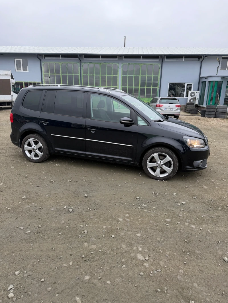 VW Touran 2.0 TDI 7 местен, снимка 4 - Автомобили и джипове - 52893225
