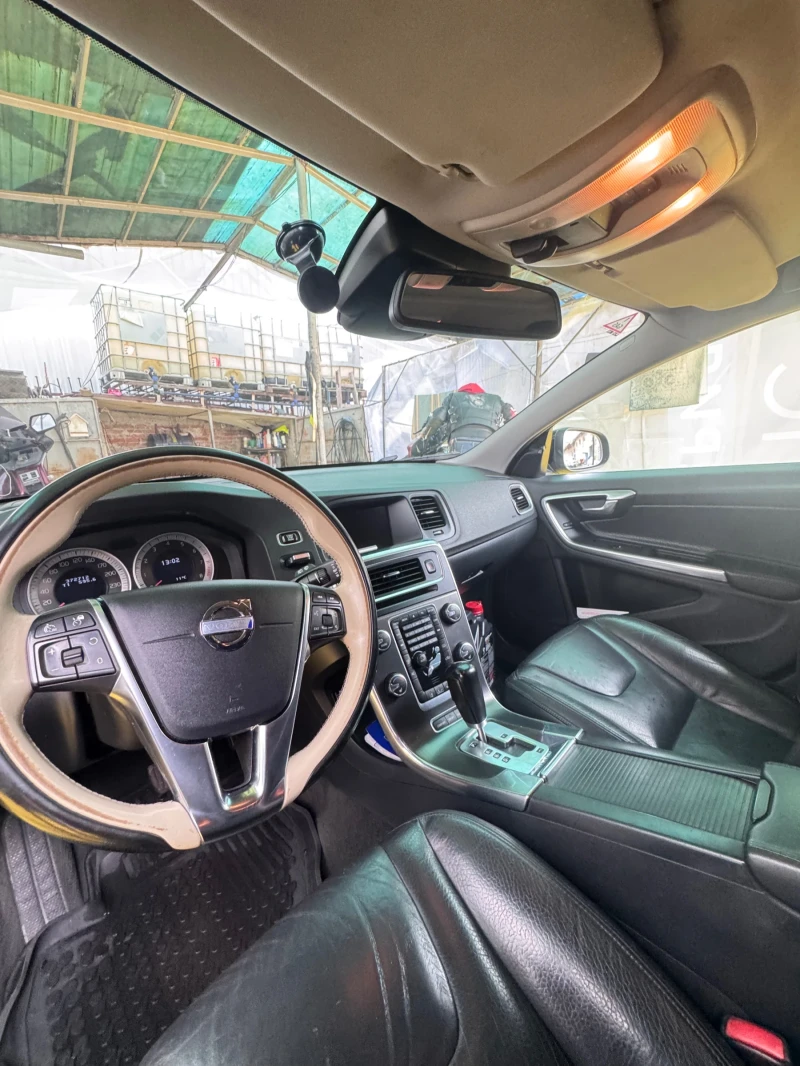 Volvo V60 T6 AWD, снимка 13 - Автомобили и джипове - 53246753