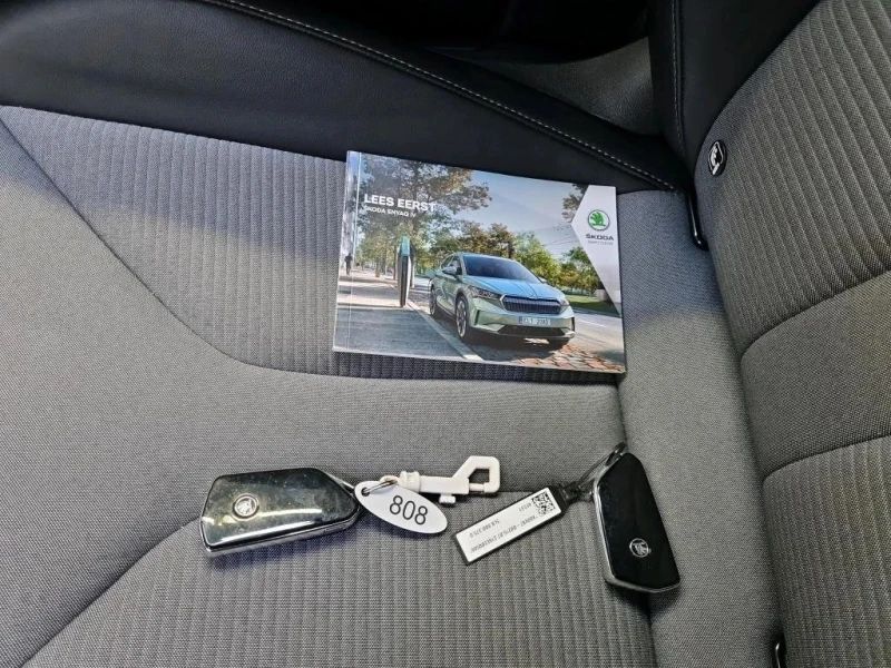 Skoda Enyaq iV80 - термопомпа, снимка 14 - Автомобили и джипове - 53530632