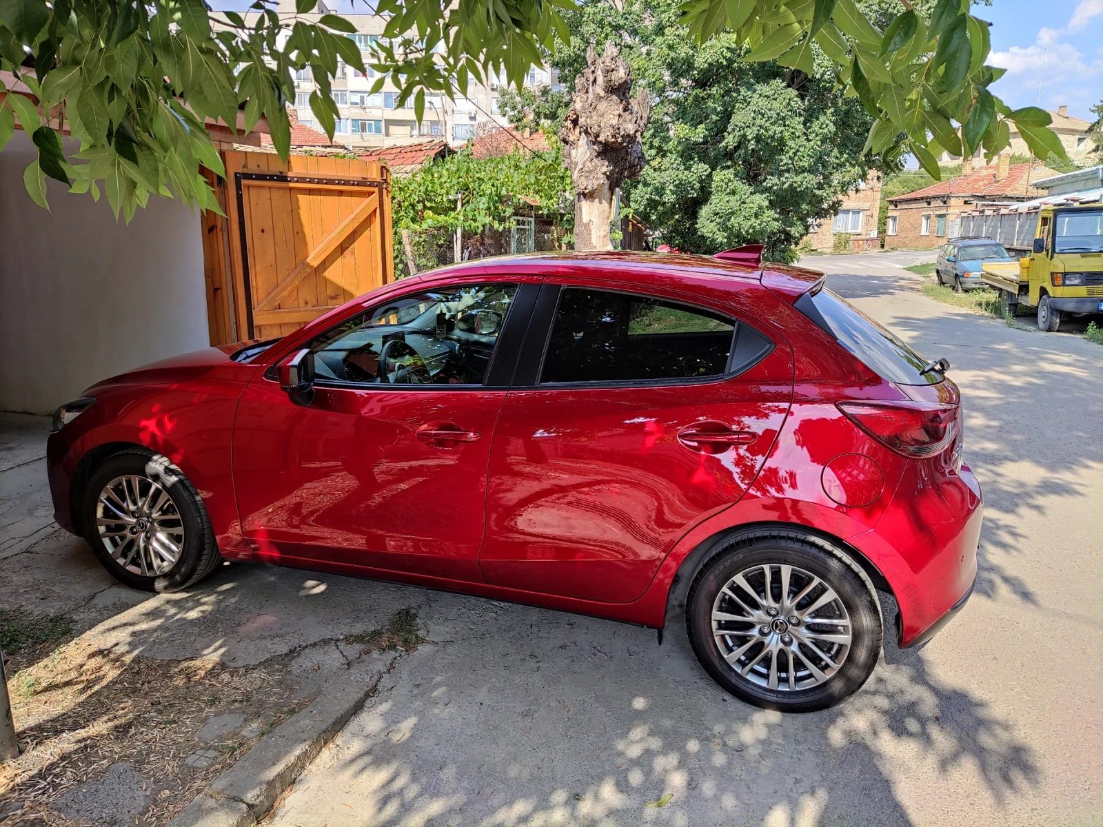 Mazda 2 1.5 хибрид - изображение 3