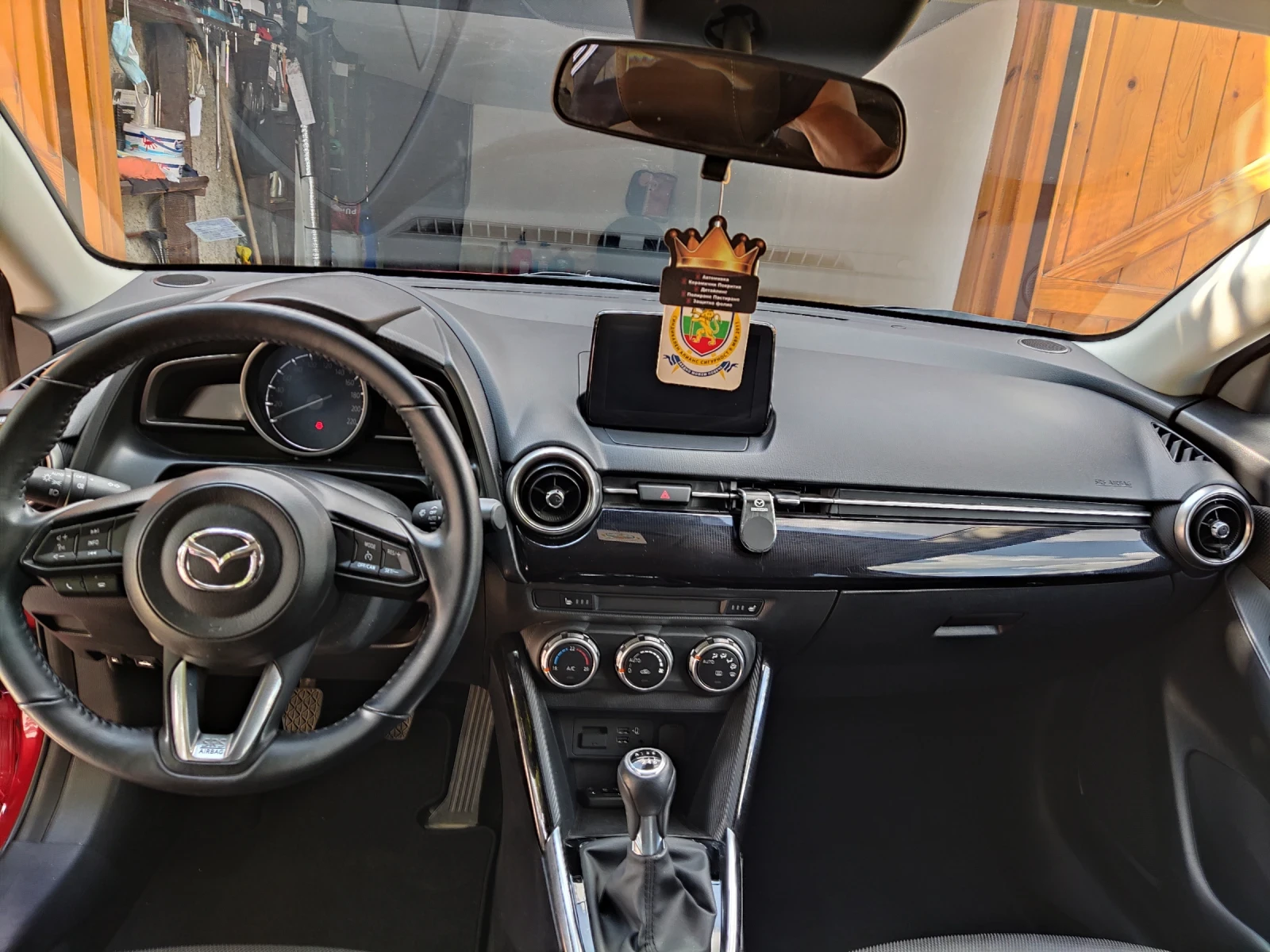 Mazda 2 1.5 хибрид - изображение 5