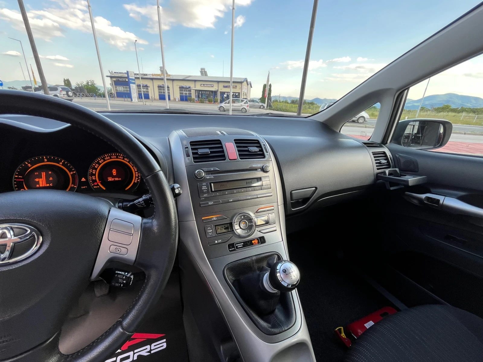 Toyota Auris  2.0-D4D-126к.с.;Keyless-Go;БЕЛГИЯ - изображение 10