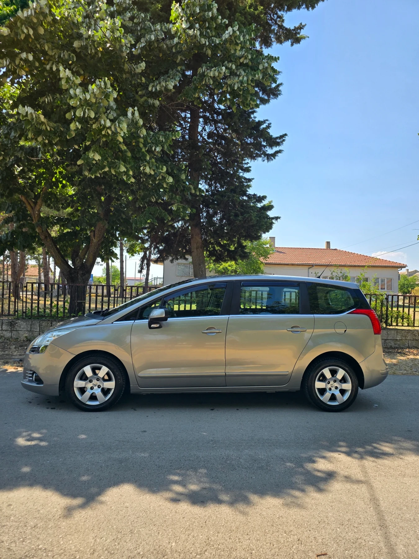 Peugeot 5008 1.6 EHDI  | Mobile.bg   1