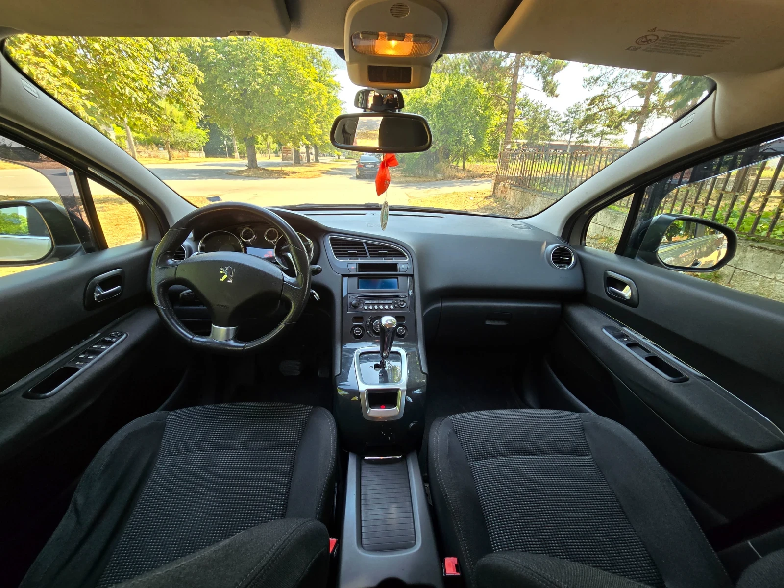 Peugeot 5008 1.6 EHDI  - изображение 8