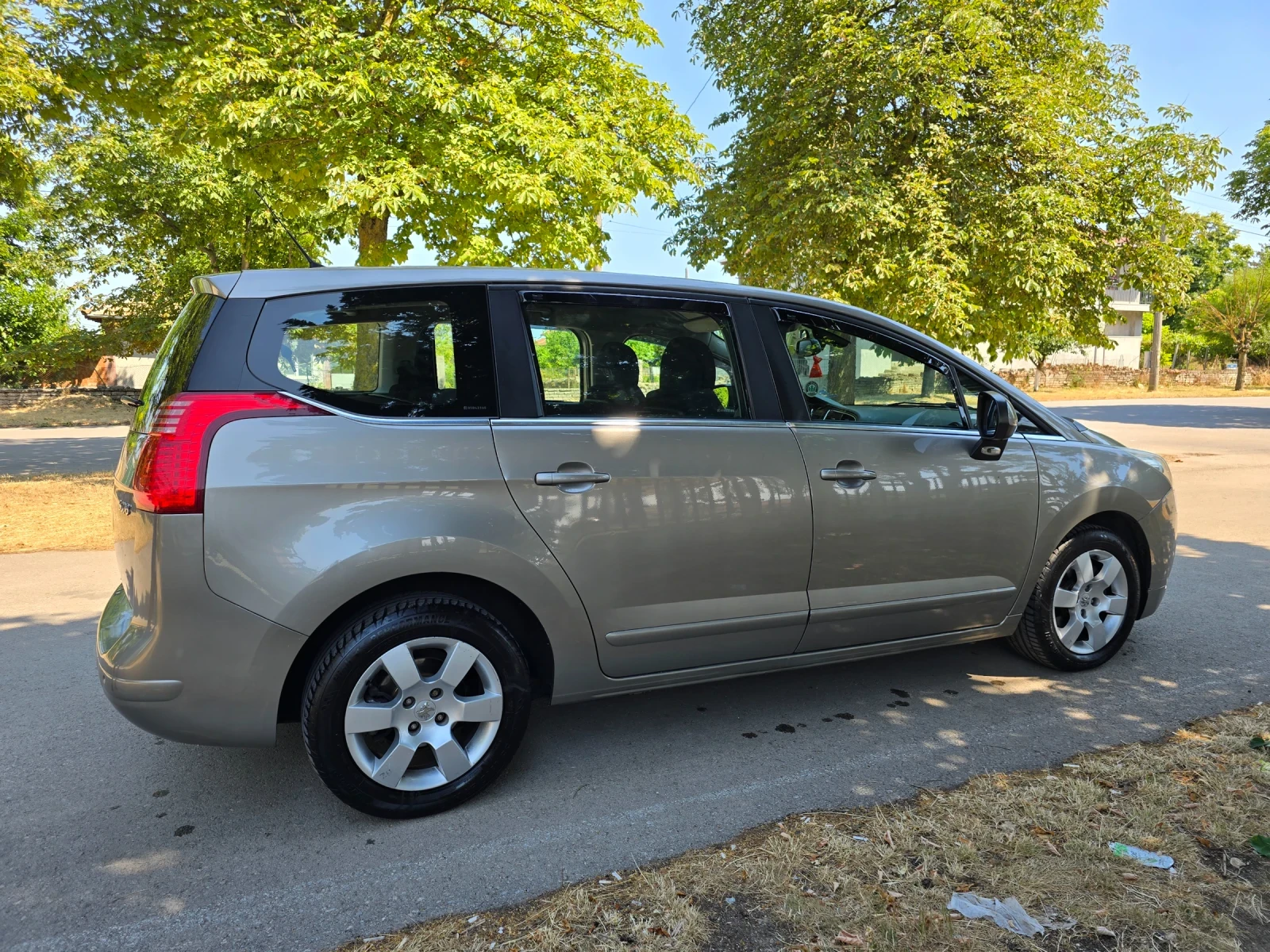 Peugeot 5008 1.6 EHDI  - изображение 4