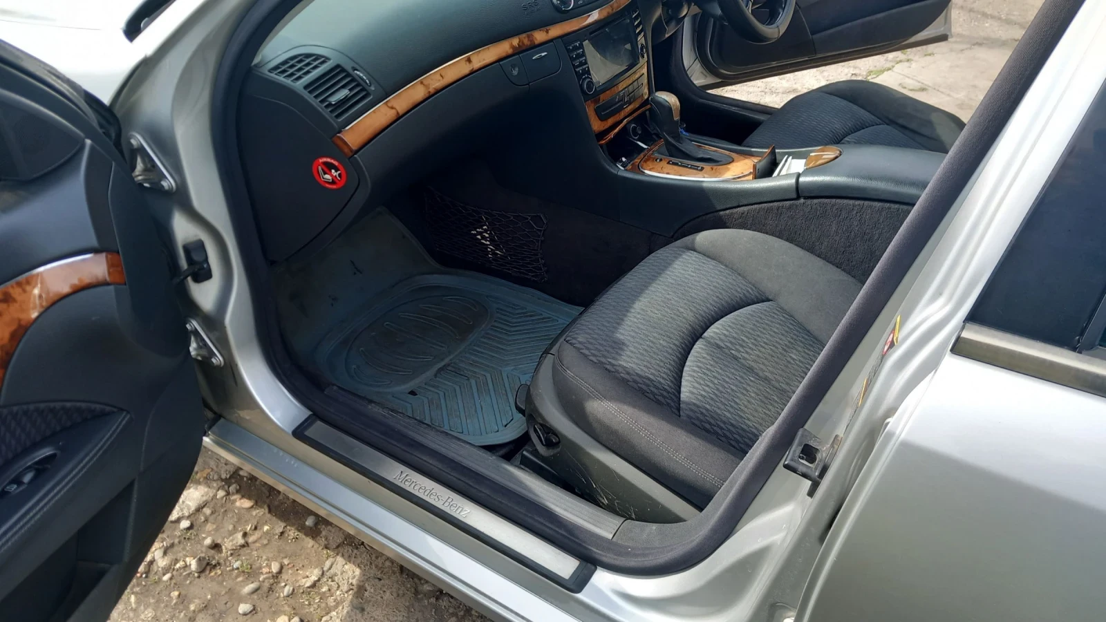 Mercedes-Benz E 270, снимка 10 - Автомобили и джипове - 53754797