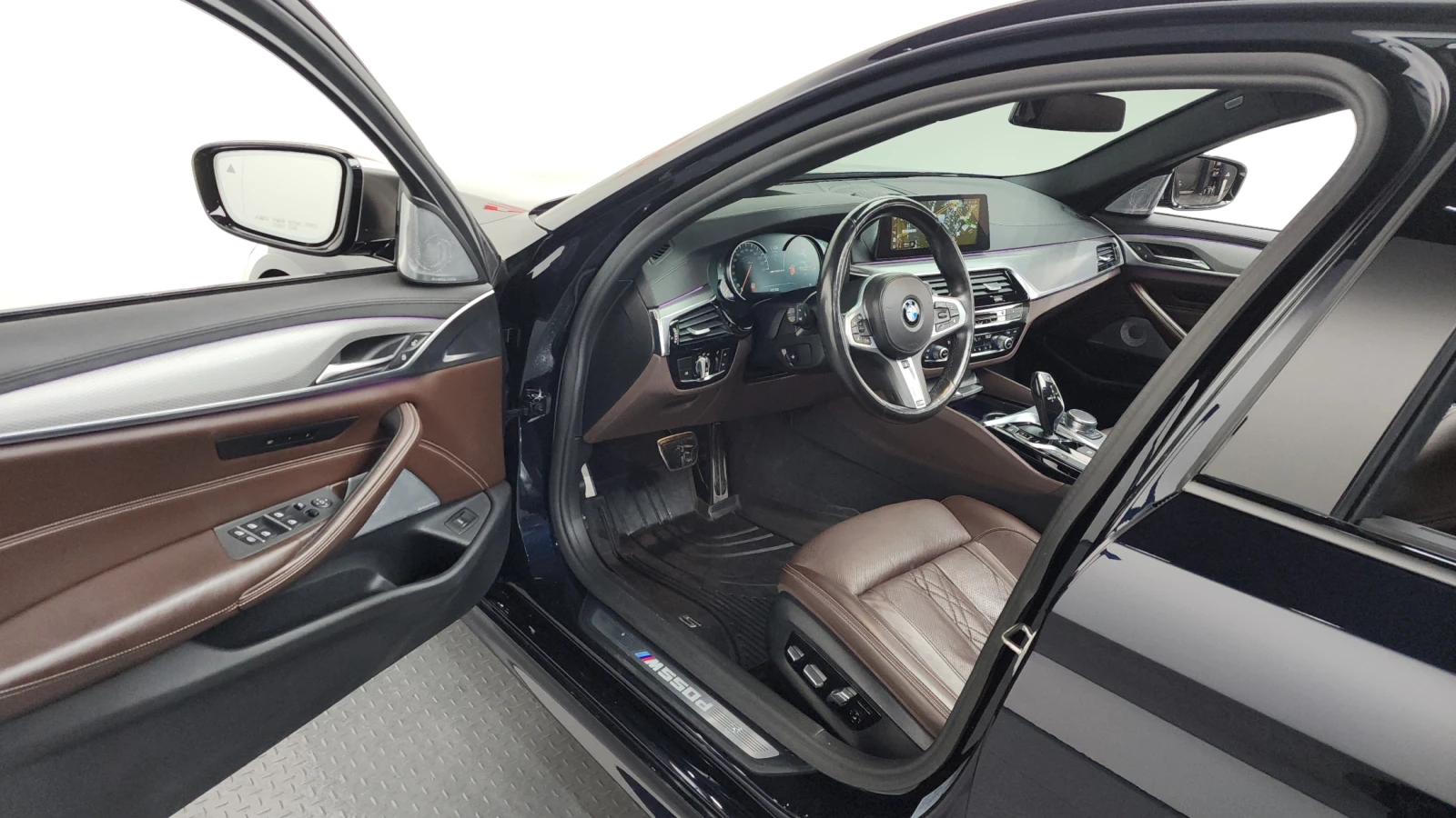 BMW 550 M550d / XDRIVE / FULL , снимка 6 - Автомобили и джипове - 53914334