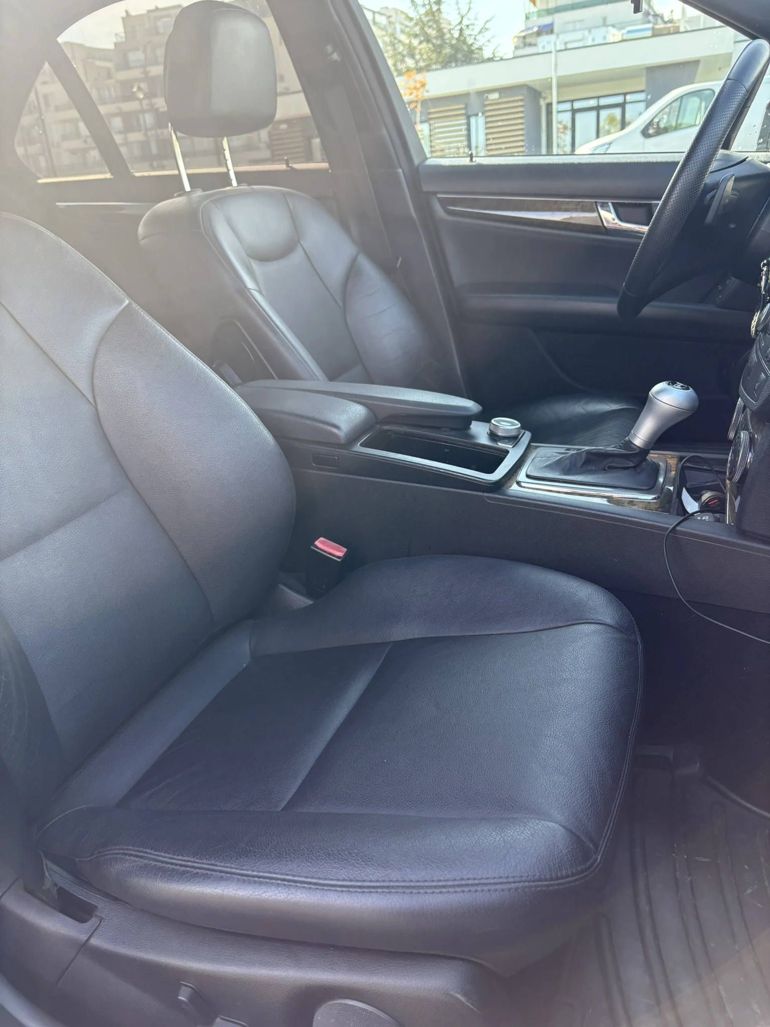 Mercedes-Benz C 350 7G/ГАЗ/Обслужен, снимка 9 - Автомобили и джипове - 54455695