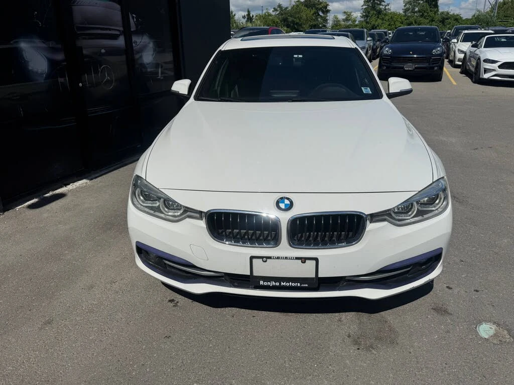 BMW 330 xDrive Sedan AWD, снимка 3 - Автомобили и джипове - 54543912
