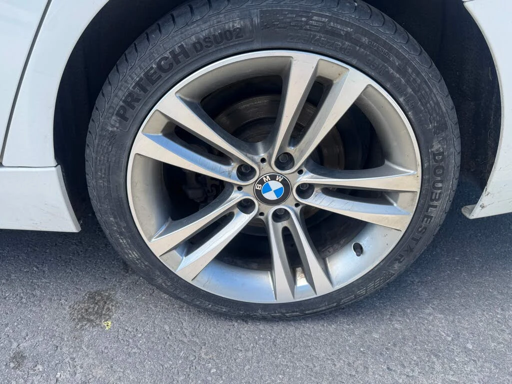 BMW 330 xDrive Sedan AWD, снимка 6 - Автомобили и джипове - 54543912