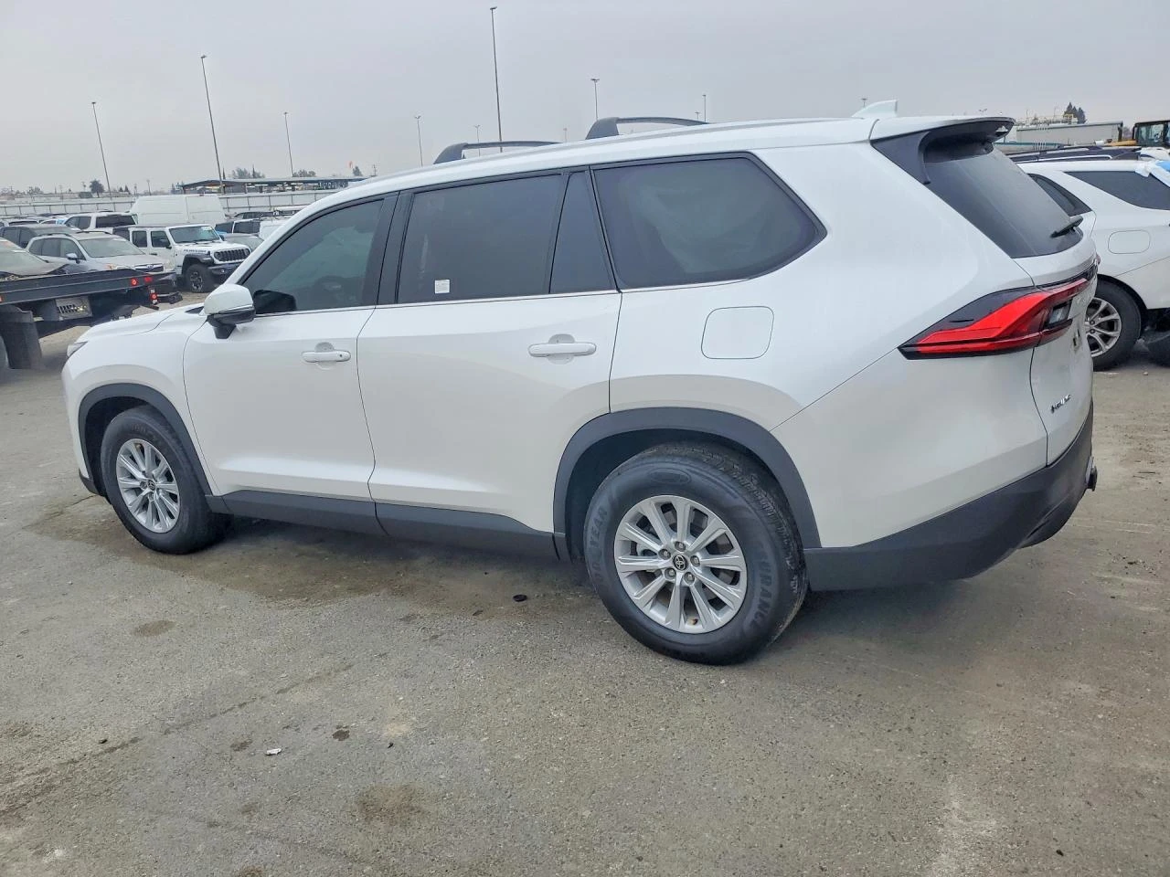 Toyota Grand Highlander 2.5l Xle, снимка 2 - Автомобили и джипове - 54883328