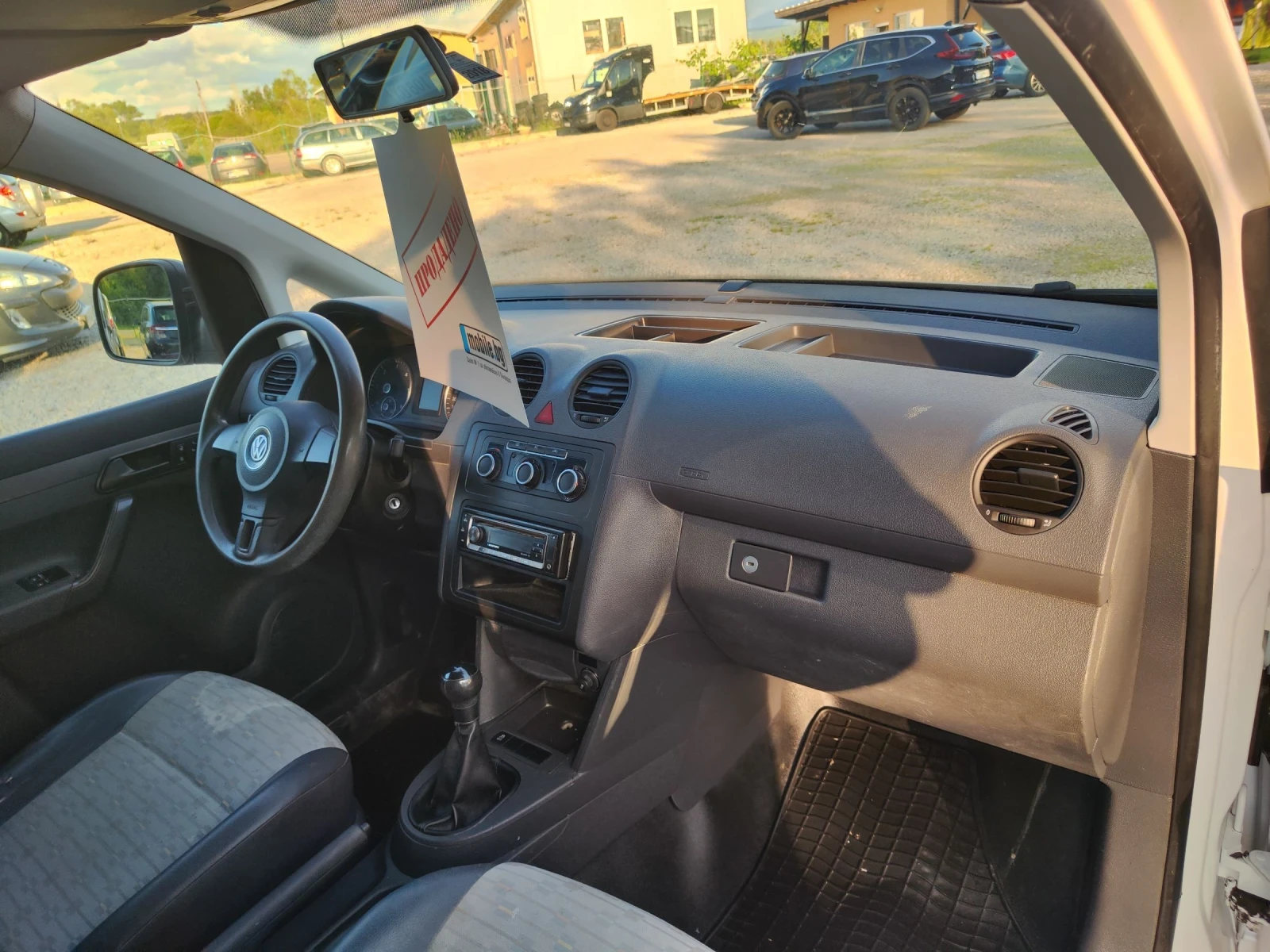 VW Caddy 1.6 TDI KLIMA 102 K, S, снимка 13 - Автомобили и джипове - 54973921