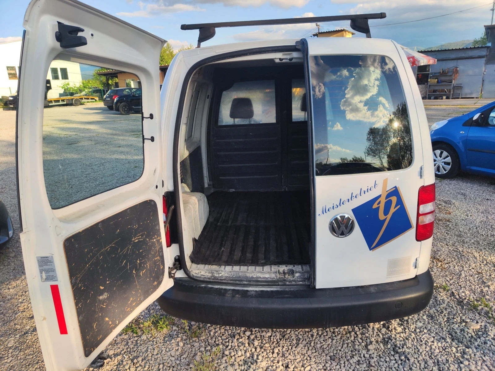 VW Caddy 1.6 TDI KLIMA 102 K, S, снимка 6 - Автомобили и джипове - 54973921