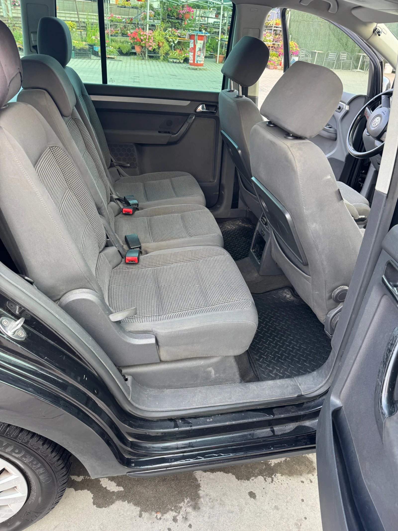 VW Touran 1.9 105, снимка 7 - Автомобили и джипове - 55257859