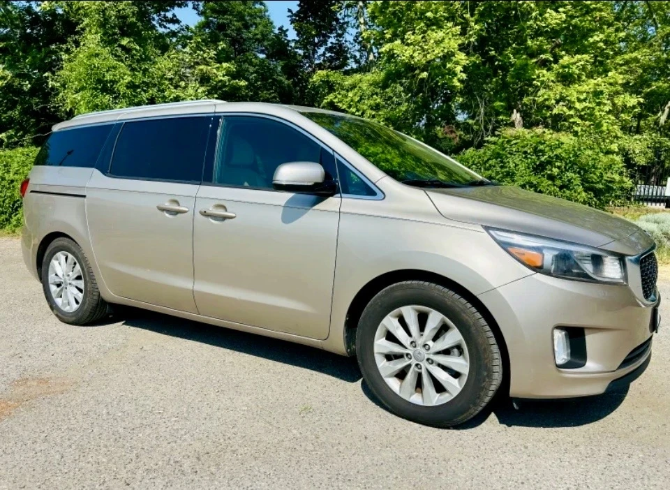 Kia Sedona Готов Лизинг 100%, снимка 3 - Автомобили и джипове - 55458347