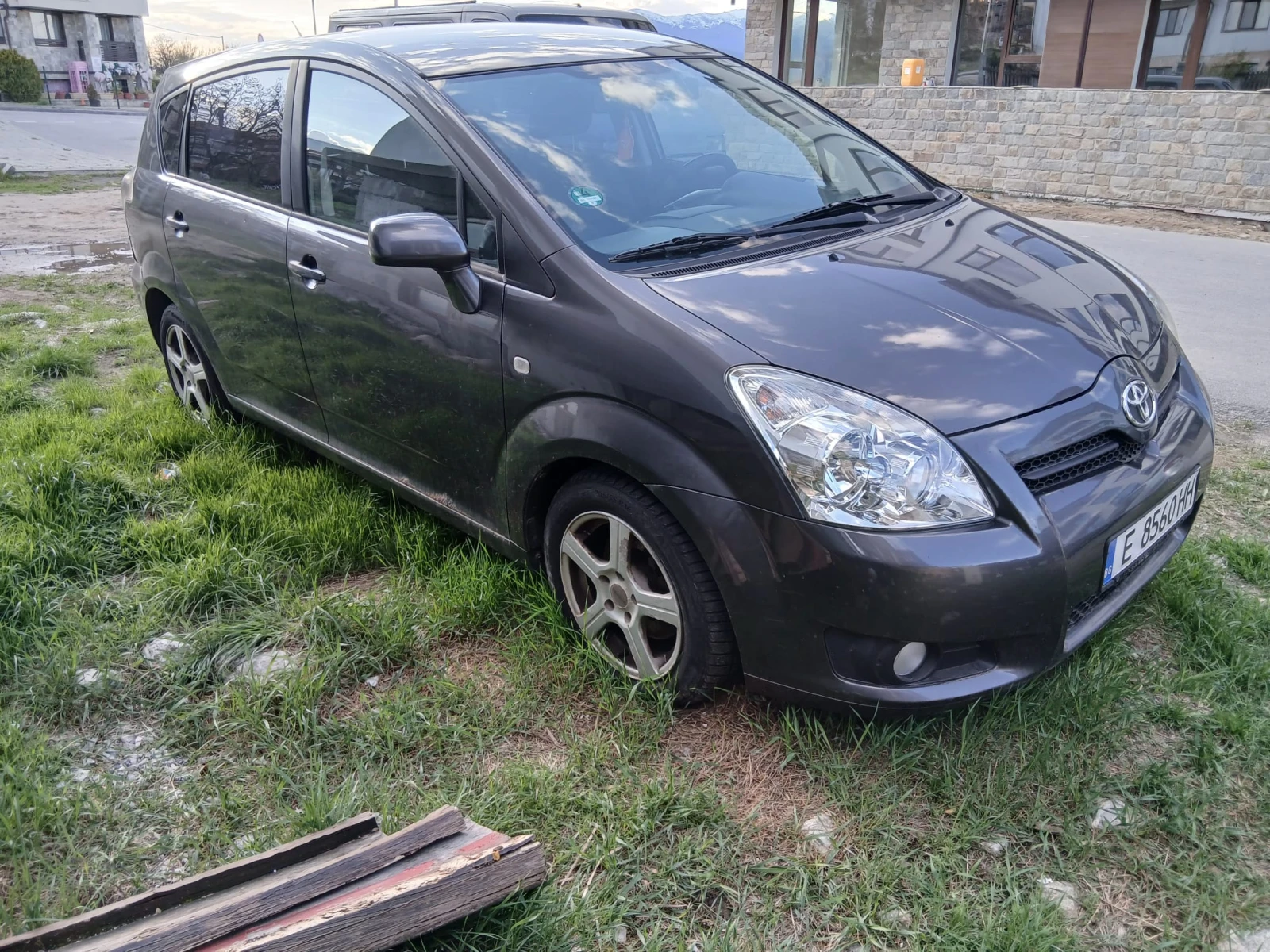 Toyota Corolla verso 2.2 D4D, снимка 2 - Автомобили и джипове - 55727430