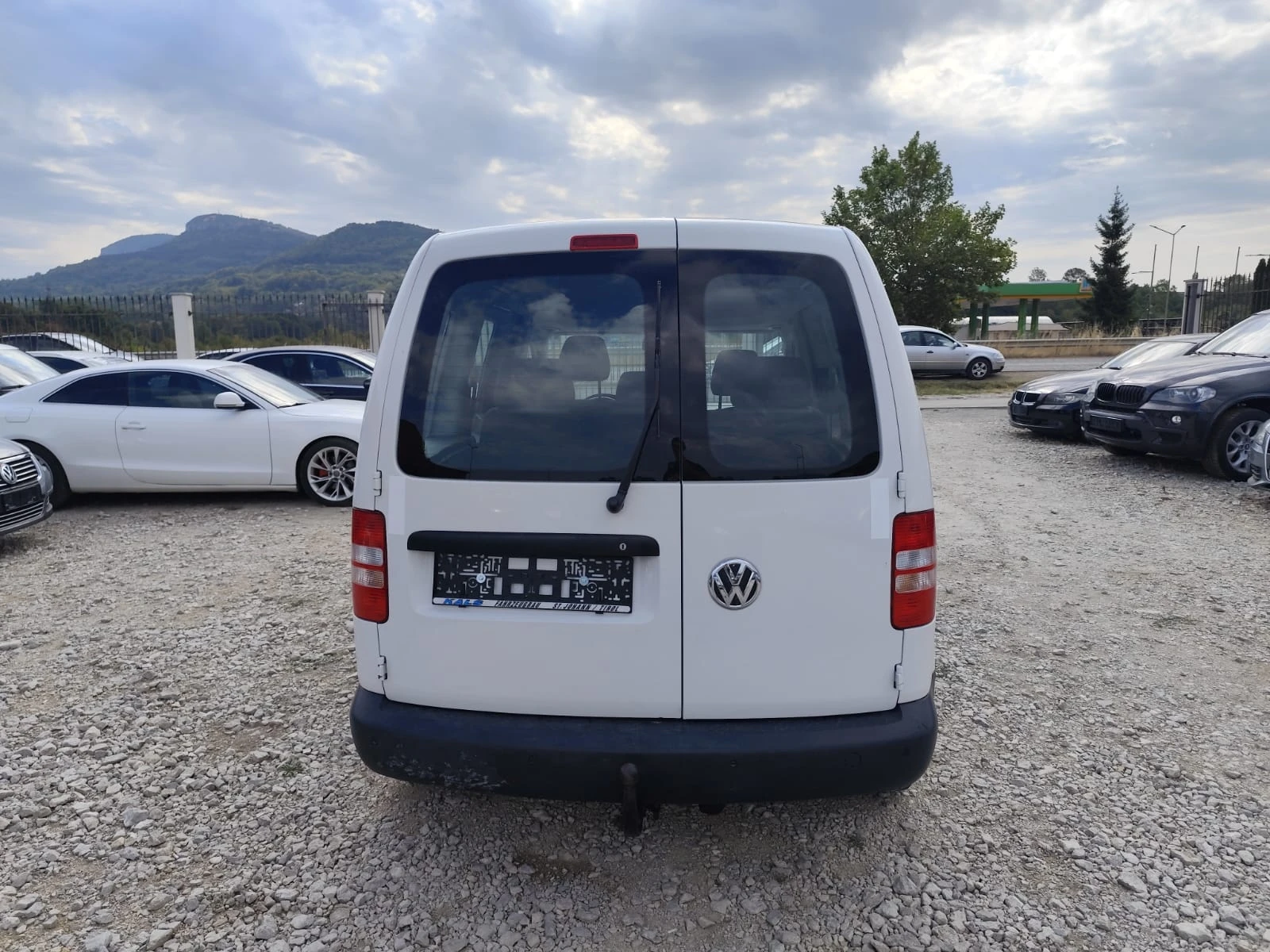 VW Caddy 1.6 дизел Автоват, снимка 6 - Автомобили и джипове - 55817219