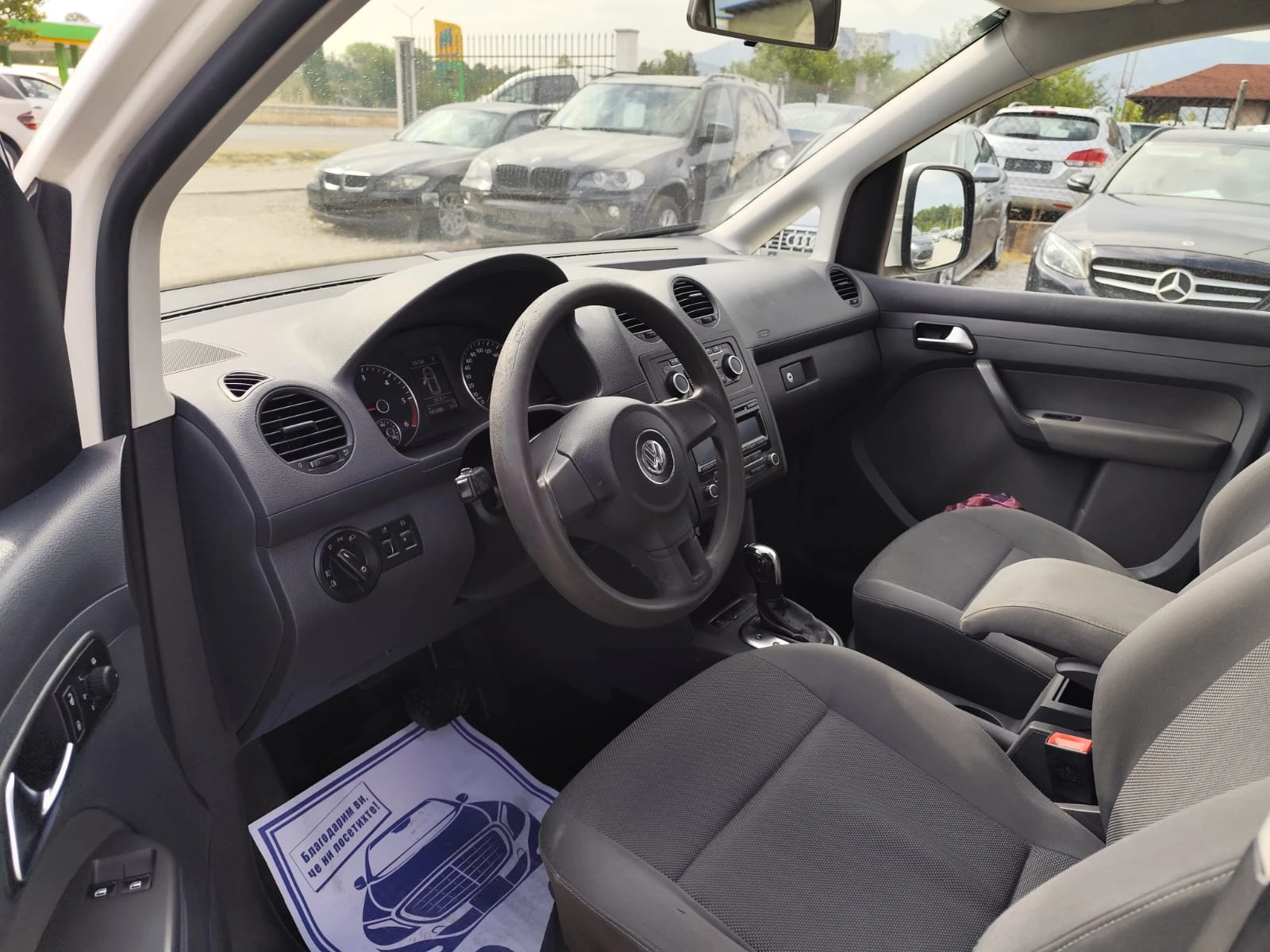 VW Caddy 1.6 дизел Автоват, снимка 11 - Автомобили и джипове - 55817219
