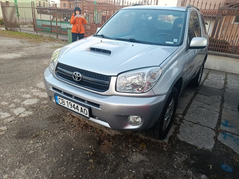 Toyota Rav4 Къса база, снимка 3 - Автомобили и джипове - 48143716