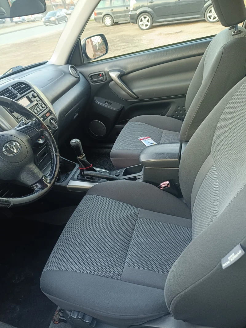 Toyota Rav4 Къса база, снимка 8 - Автомобили и джипове - 48143716