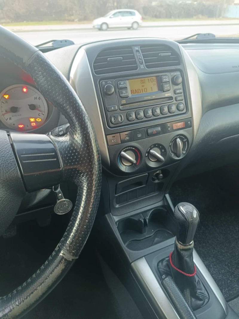 Toyota Rav4 Къса база, снимка 7 - Автомобили и джипове - 48143716