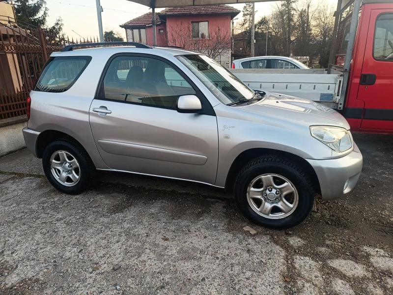 Toyota Rav4 Къса база, снимка 1 - Автомобили и джипове - 48143716