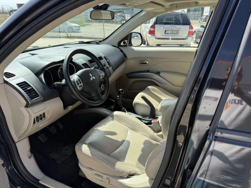 Mitsubishi Outlander, снимка 7 - Автомобили и джипове - 49929091
