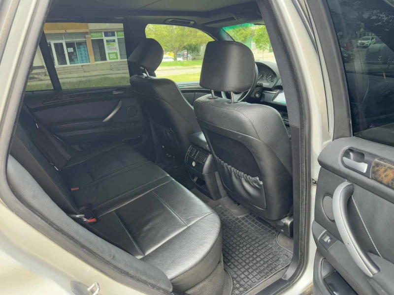 BMW X5 3.0d най - здравия мотор! full Екстри Топ състояни, снимка 16 - Автомобили и джипове - 52614737