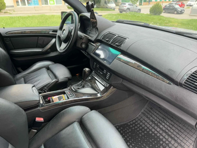 BMW X5 3.0d най - здравия мотор! full Екстри Топ състояни, снимка 12 - Автомобили и джипове - 52614737