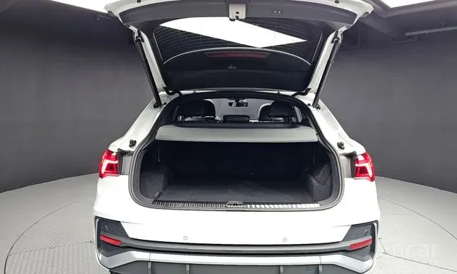 Audi Q3 Sportback 35 TDI Premium Sportback, снимка 17 - Автомобили и джипове - 55561508