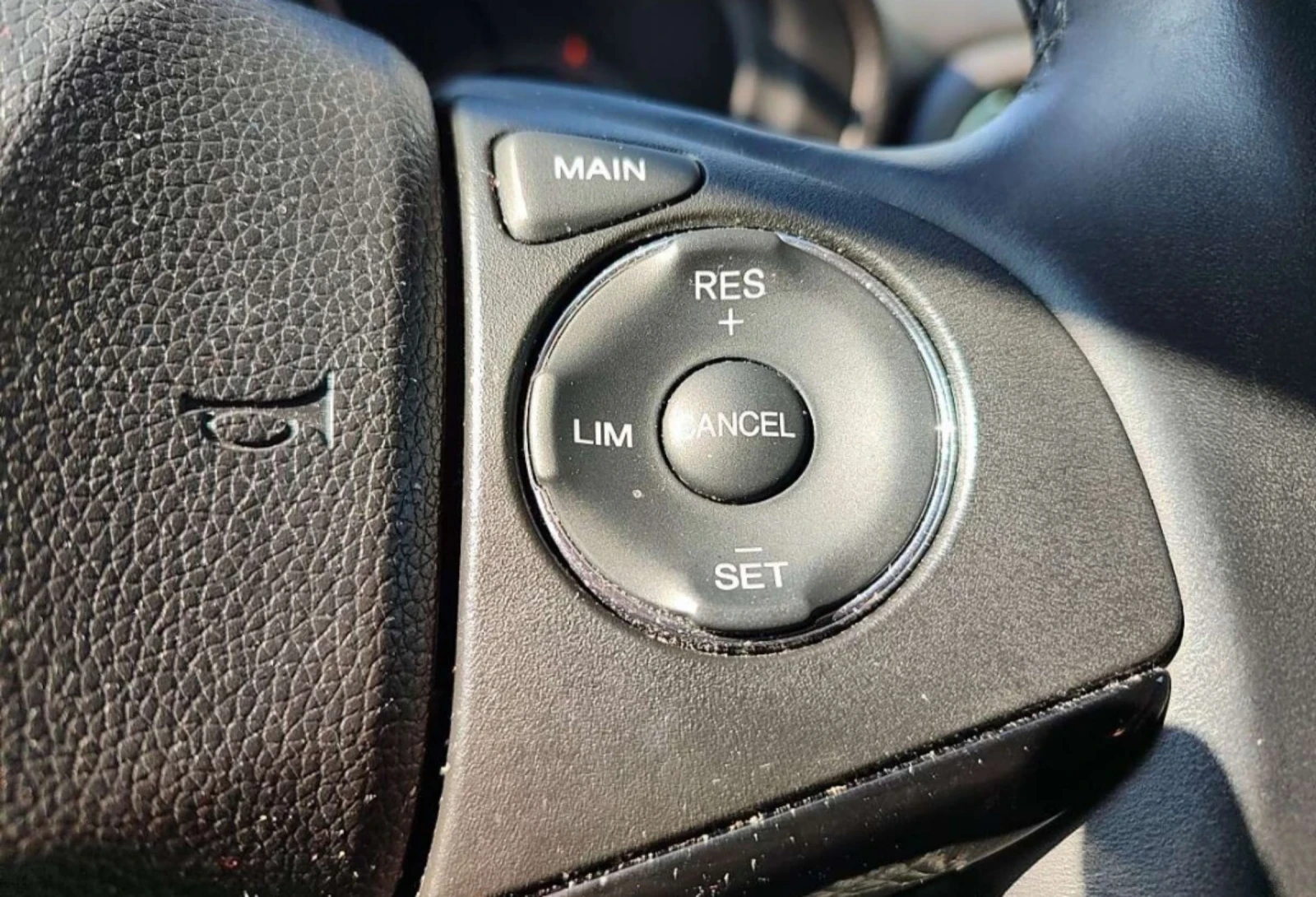 Honda Hr-v FULL SERVICE IN HONDA 60. 669км Exeutive , снимка 16 - Автомобили и джипове - 53760235