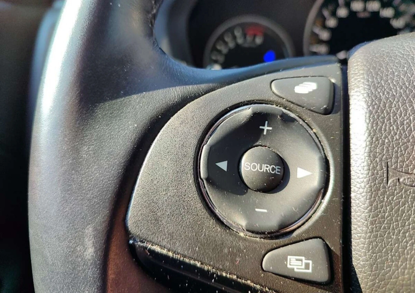 Honda Hr-v FULL SERVICE IN HONDA 60. 669км Exeutive , снимка 15 - Автомобили и джипове - 53760235