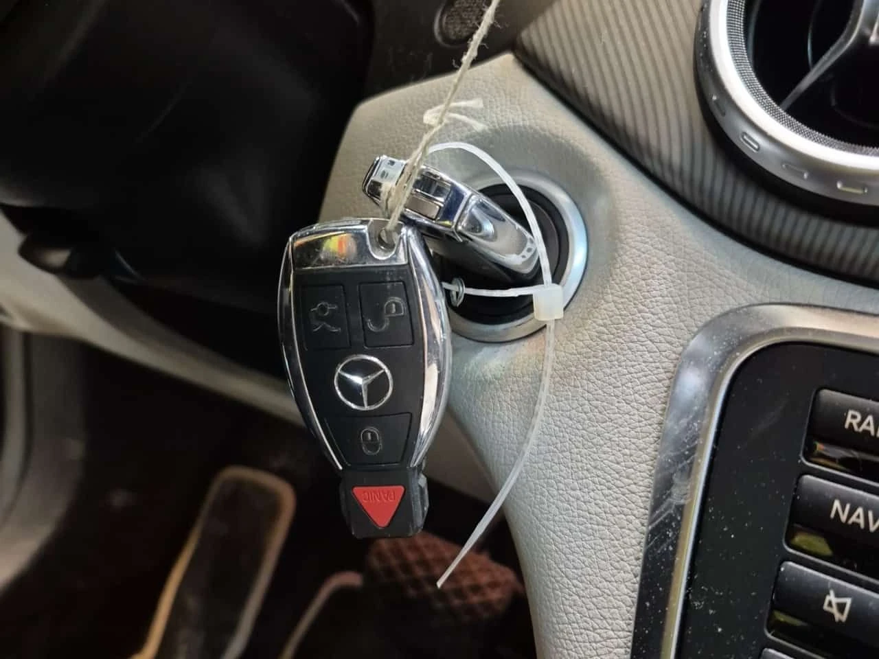 Mercedes-Benz GLA 250 * LED фарове * Панорама * Без инциденти * CARFAX *, снимка 10 - Автомобили и джипове - 53913589