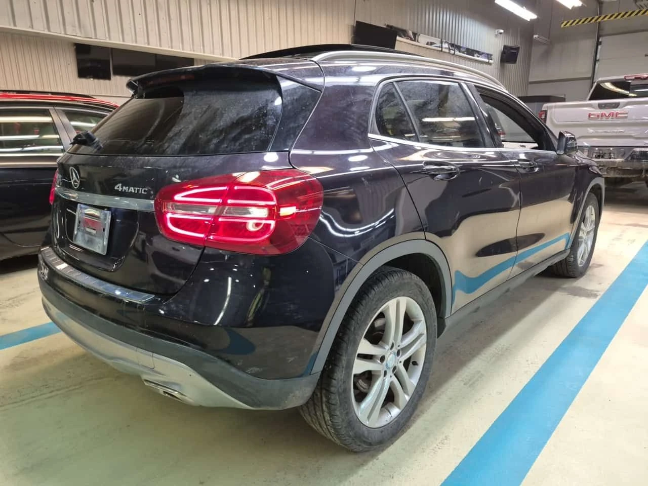 Mercedes-Benz GLA 250 * LED фарове * Панорама * Без инциденти * CARFAX *, снимка 3 - Автомобили и джипове - 53913589