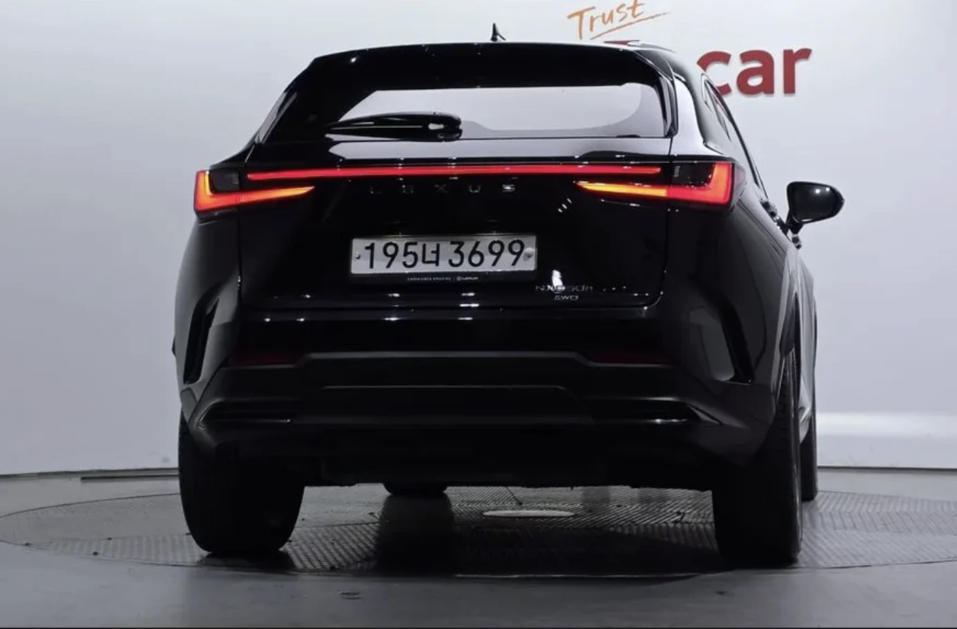 Lexus NX 350h PREMIUM* ПОДГРЕВ* ОБДУХВАНЕ* 360КАМЕРА* LANE* ASSI, снимка 4 - Автомобили и джипове - 54156479