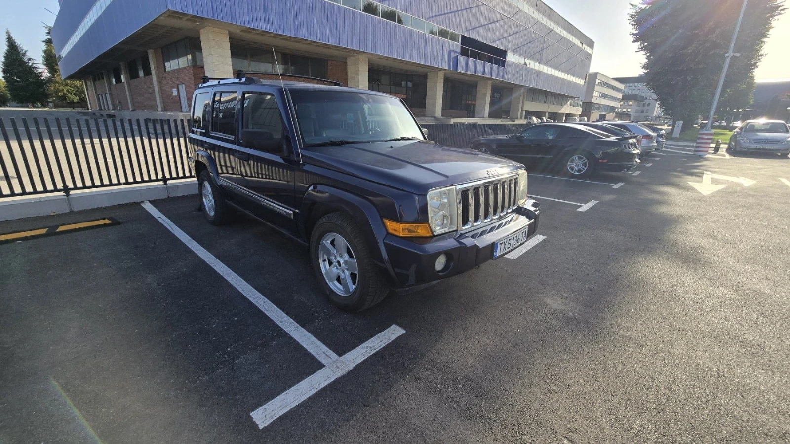 Jeep Commander, снимка 3 - Автомобили и джипове - 55379985