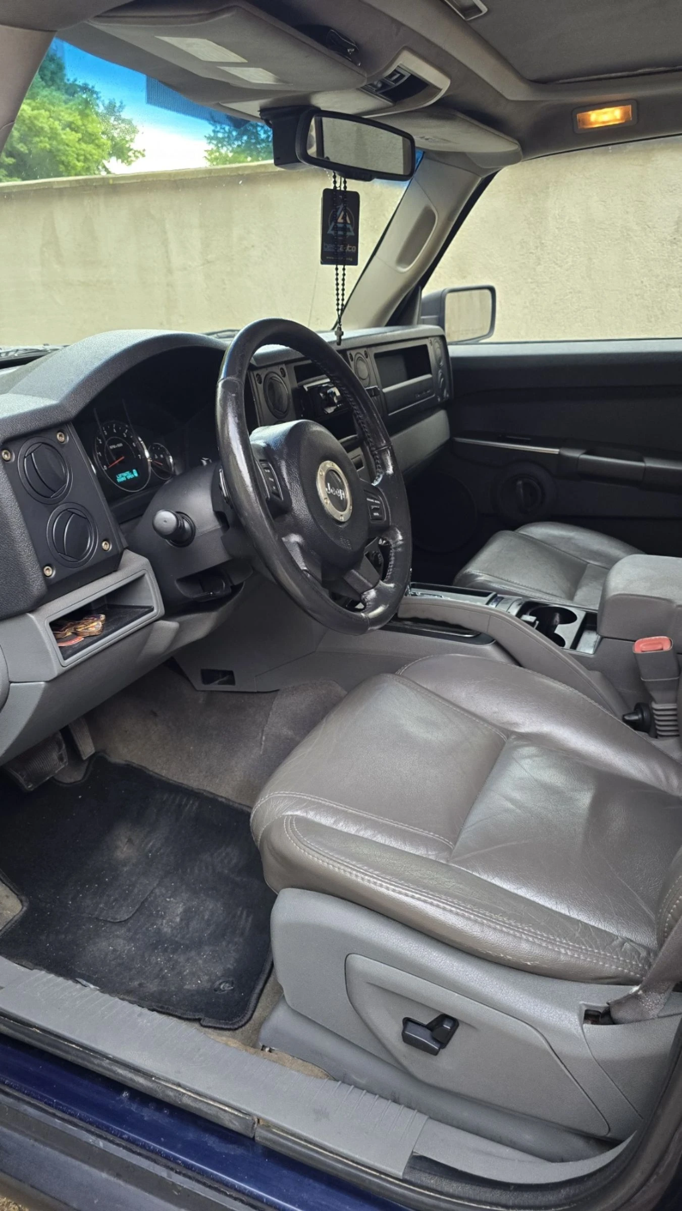 Jeep Commander, снимка 15 - Автомобили и джипове - 54654463