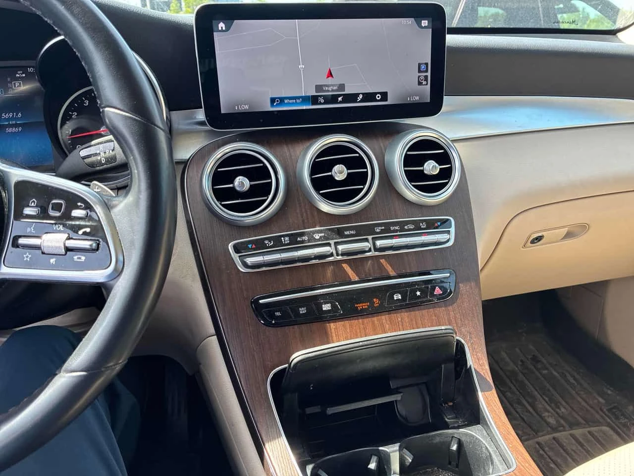 Mercedes-Benz GLC 300 * COUPE * АВТОКРЕДИТ БЕЗ ПЪРВОНАЧАЛНА ВНОСКА, снимка 9 - Автомобили и джипове - 54774359