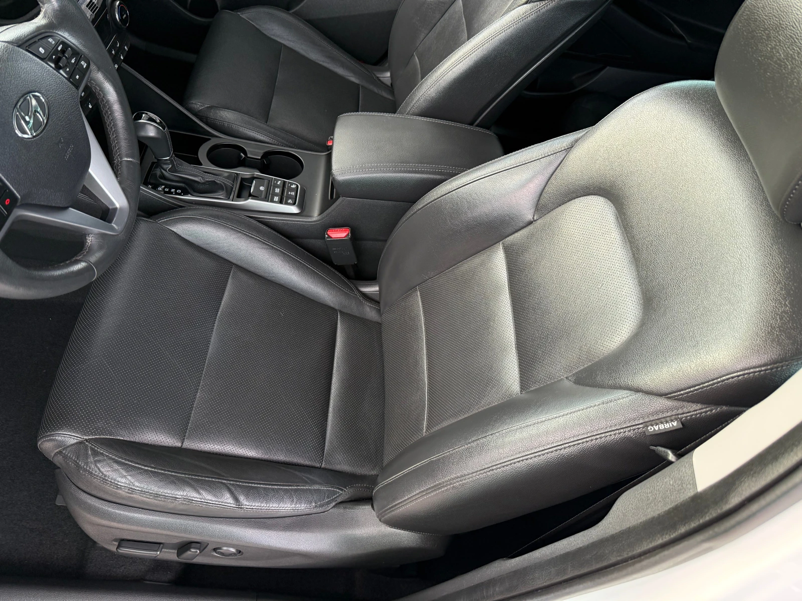 Hyundai Tucson 2.0 d, снимка 8 - Автомобили и джипове - 55395129