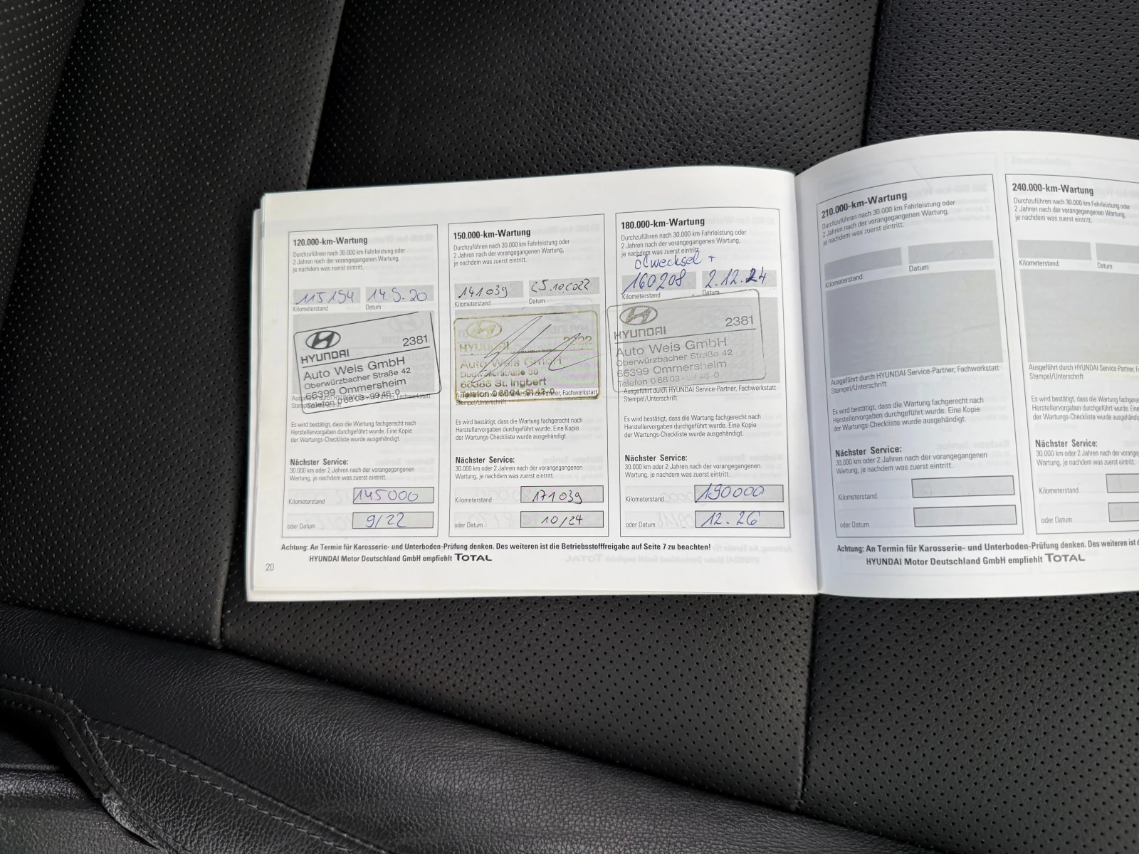 Hyundai Tucson 2.0 d, снимка 17 - Автомобили и джипове - 55395129