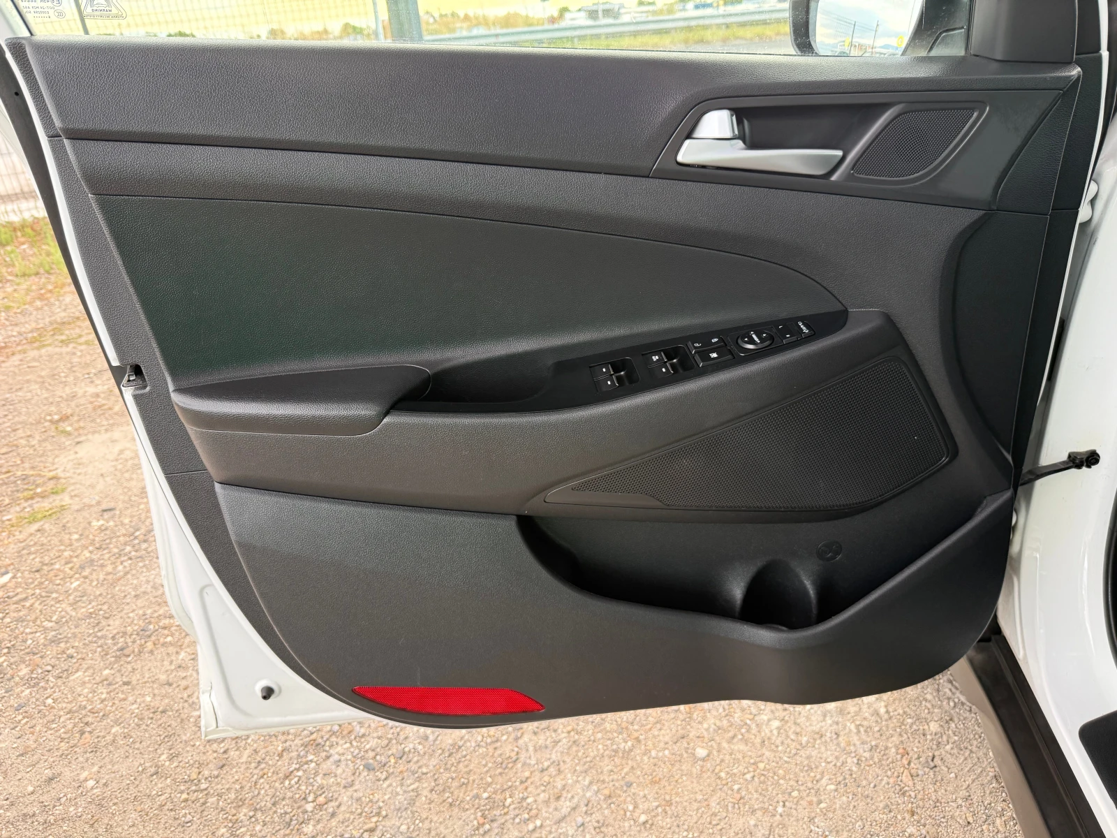 Hyundai Tucson 2.0 d, снимка 6 - Автомобили и джипове - 55395129