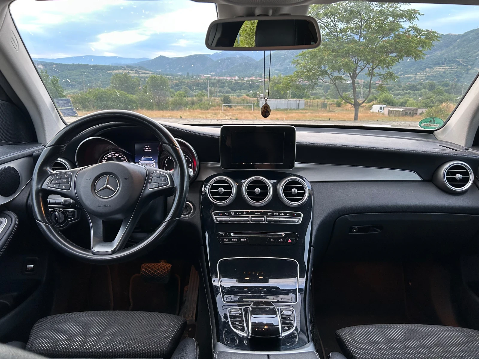 Mercedes-Benz GLC 250, снимка 13 - Автомобили и джипове - 55750308